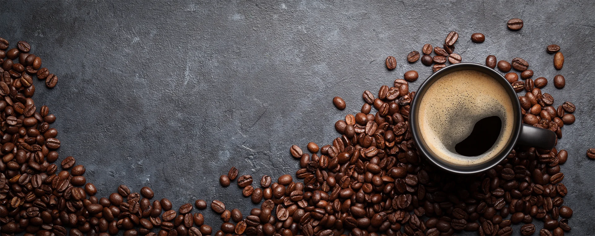 Light Roast vs. Dark Roast: Which Coffee is Best for You? Comparison of light, medium, and dark roasted coffee beans showing differences in color and texture.